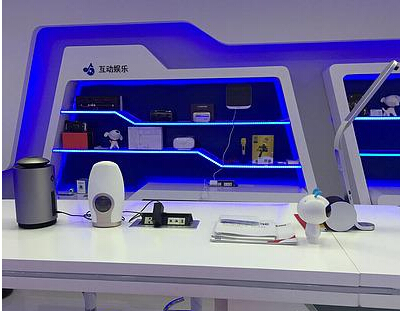 加盟極客未來(lái)智能體驗(yàn)店 科技創(chuàng)造財(cái)富的機(jī)會(huì)